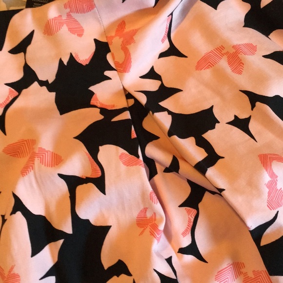 Beautiful skirt by Lane Bryant sz 26 close out sale 🎉 - Picture 7 of 7